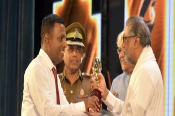 புலிகளின் சந்தேக நபருக்கும் அரச இலக்கிய விருது-சிறந்த நாவலுக்கான விருதை பெற்றார்