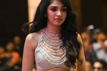 படவிழாவுக்கு கிளாமராக வந்த க்ரித்தி ஷெட்டி! - அழகிய ஸ்டில்கள்