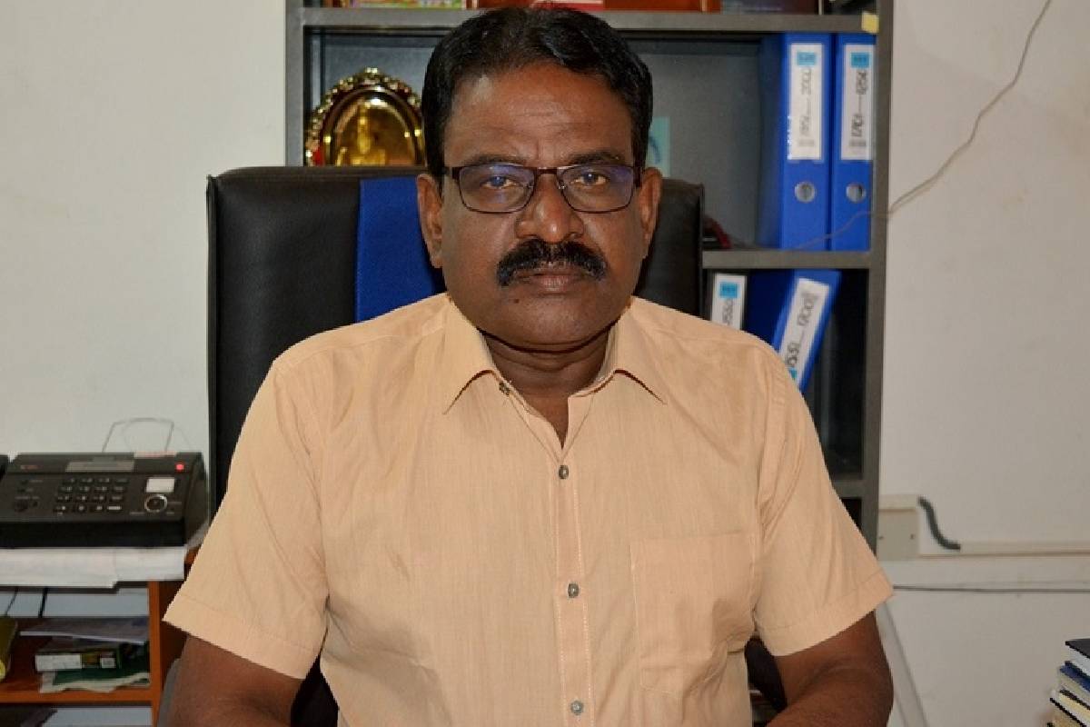 ஞானசார தேரருக்கு பொதுமன்னிப்பு வழங்கக் கோருவது அரசியல் முயற்சி! ஸ்ரீநேசன் குற்றச்சாட்டு | Galagoda Aththe Gnanasara Issue ஞானசார தேரருக்கு பொதுமன்னிப்பு வழங்கக் கோருவது அரசியல் முயற்சி! ஸ்ரீநேசன் குற்றச்சாட்டு | Galagoda Aththe Gnanasara Issue