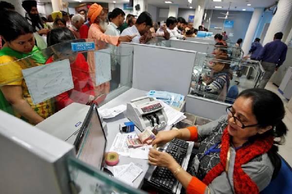 மினிமம் பேலன்ஸ் குறைப்பு - புதிய அறிவிப்பை வெளியிட்ட ஐசிஐசிஐ | Icici Bank Minimum Balance Reduced Details