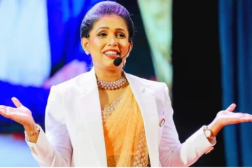 இளைஞனை உதைத்த 'டீச்சர் அம்மா'வுக்கு பொலிஸார் கொடுத்த அதிர்ச்சி