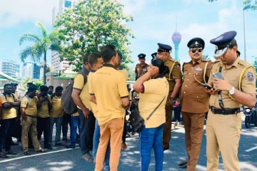 நிரந்தர நியமனம் வழங்கக் கோரி கொழும்பில் ஆர்ப்பாட்டம் (Video)