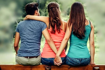 இந்த ராசியில் பிறந்தால் கண்டிப்பாக கள்ளத் தொடர்பு இருக்குமாம்! ராசிப்பலனில் மறைக்கபட்டிருக்கும் உண்மை