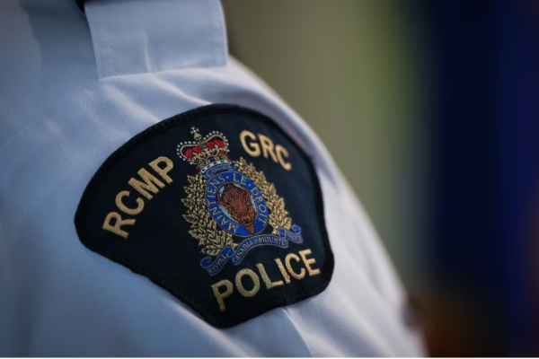 கனடாவில் இடம்பெற்ற விபத்தில் 5 வயது சிறுமி பலி | 5 Year Old Girl Killed In Crash Involving Stolen