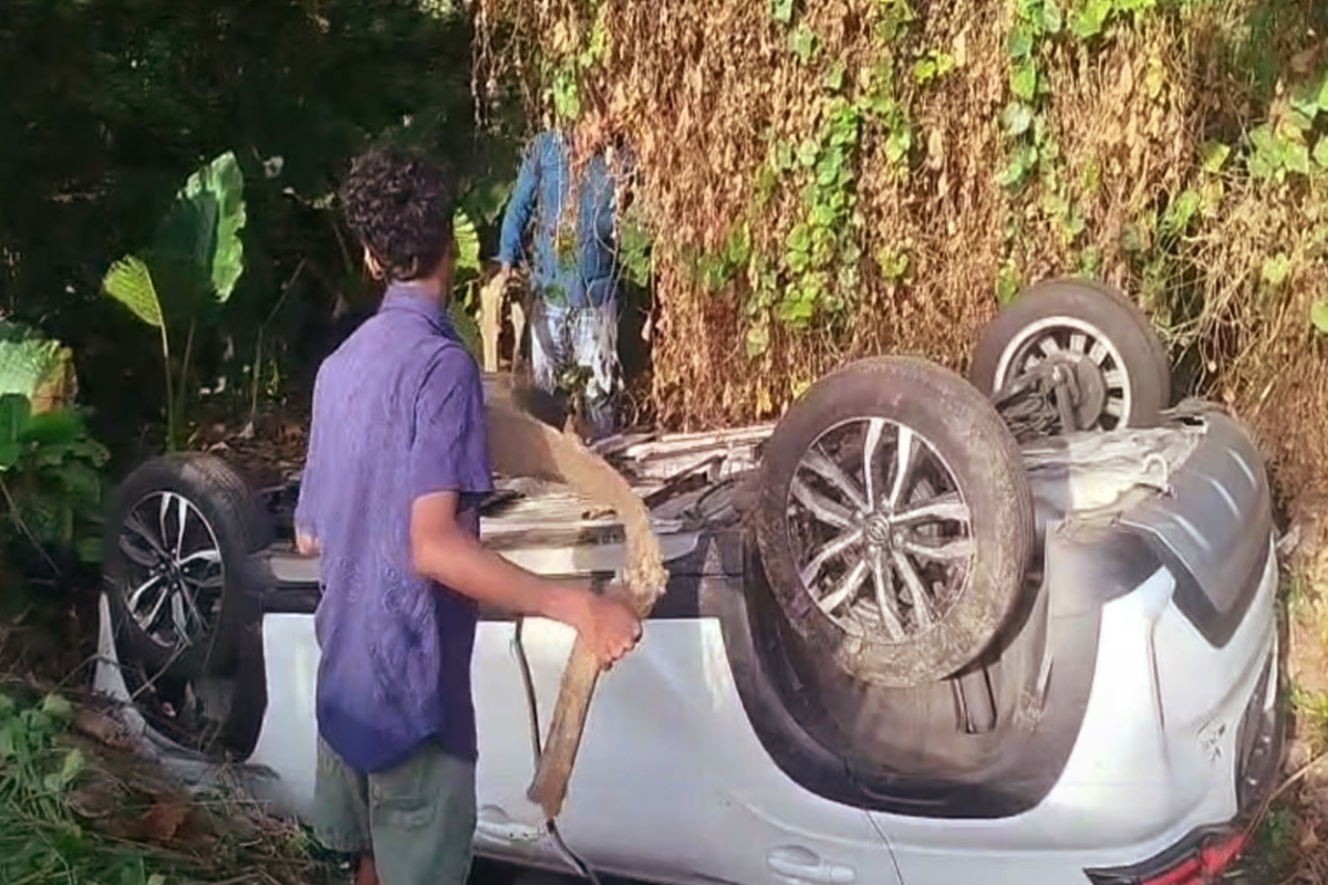 பாதசாரிகள் மீது சொகுசு கார் மோதியதில் மூவர் காயம்! | Three Injured Luxury Car Crashes Into Pedestrians