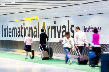 பிரித்தானியாவுக்கு புலம்பெயர்ந்த 400,000 மக்களின் குற்றப்பின்னணி பரிசோதிக்கப்படவில்லை