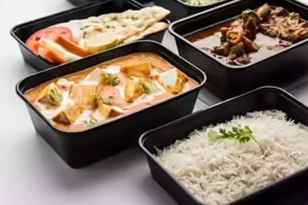 உயிருக்கு உலை வைக்கும் கருப்பு நிற டப்பா! இனி உணவு வாங்கி சாப்பிடாதீங்க... WHO எச்சரிக்கை | Black Plastic Containers Danger Health Who Report