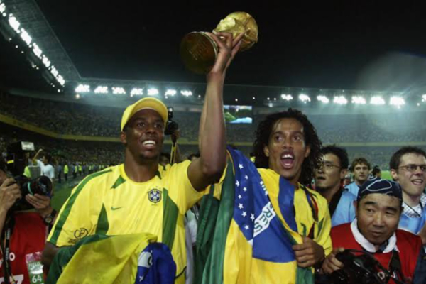 உலகக் கோப்பை ஃபைனலுக்கு முன்பு உடலுறவில் ஈடுபட்ட கால்பந்து வீரர்...வெளியான உண்மை தகவல் | Ronaldinho Tells The Secret About His Fitness உலகக் கோப்பை ஃபைனலுக்கு முன்பு உடலுறவில் ஈடுபட்ட கால்பந்து வீரர்...வெளியான உண்மை தகவல் | Ronaldinho Tells The Secret About His Fitness