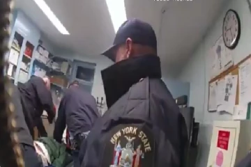 அமெரிக்காவில் மற்றுமொரு சம்பவம்; காணொளியால் அதிர்ச்சி!