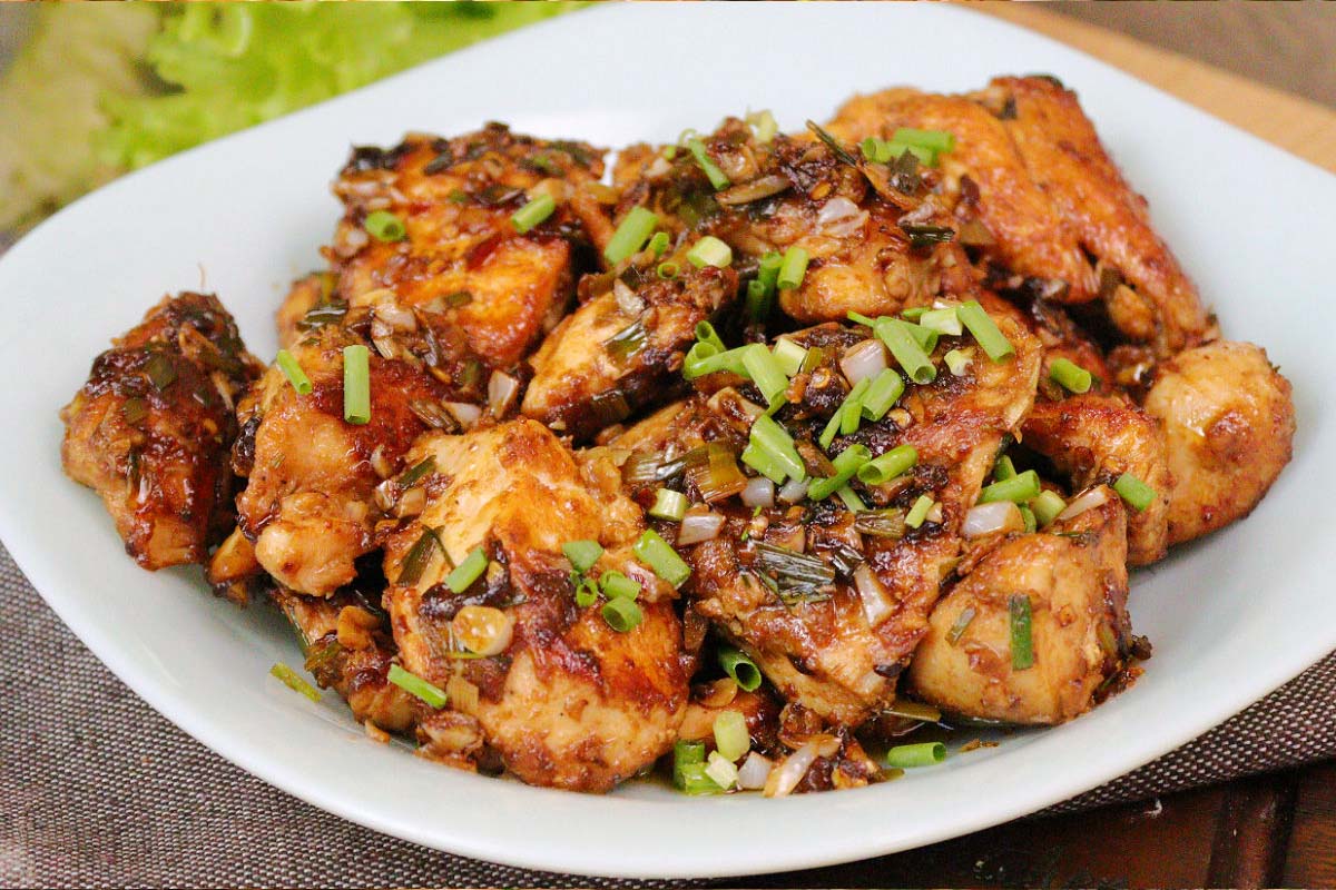 ரெஸ்டாரண்ட் சுவையில் கார்லிக் பட்டர் சிக்கன்.. வீட்டிலேயே செய்ய ரெசிபி இதோ.. | How To Prepare Hotel Style Garlic Butter Chicken