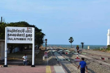 கடலுக்கு சென்ற சிறுவர்கள் உட்பட 13 பேர் இந்தியாவிற்கு செல்வதாக கூறிக் கைது