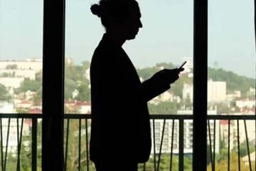 வீட்டிற்கு சென்ற அண்ணன்: தனியாக இருந்த தங்கை செய்த காரியம்! கழுத்தை நெரித்து கொலை