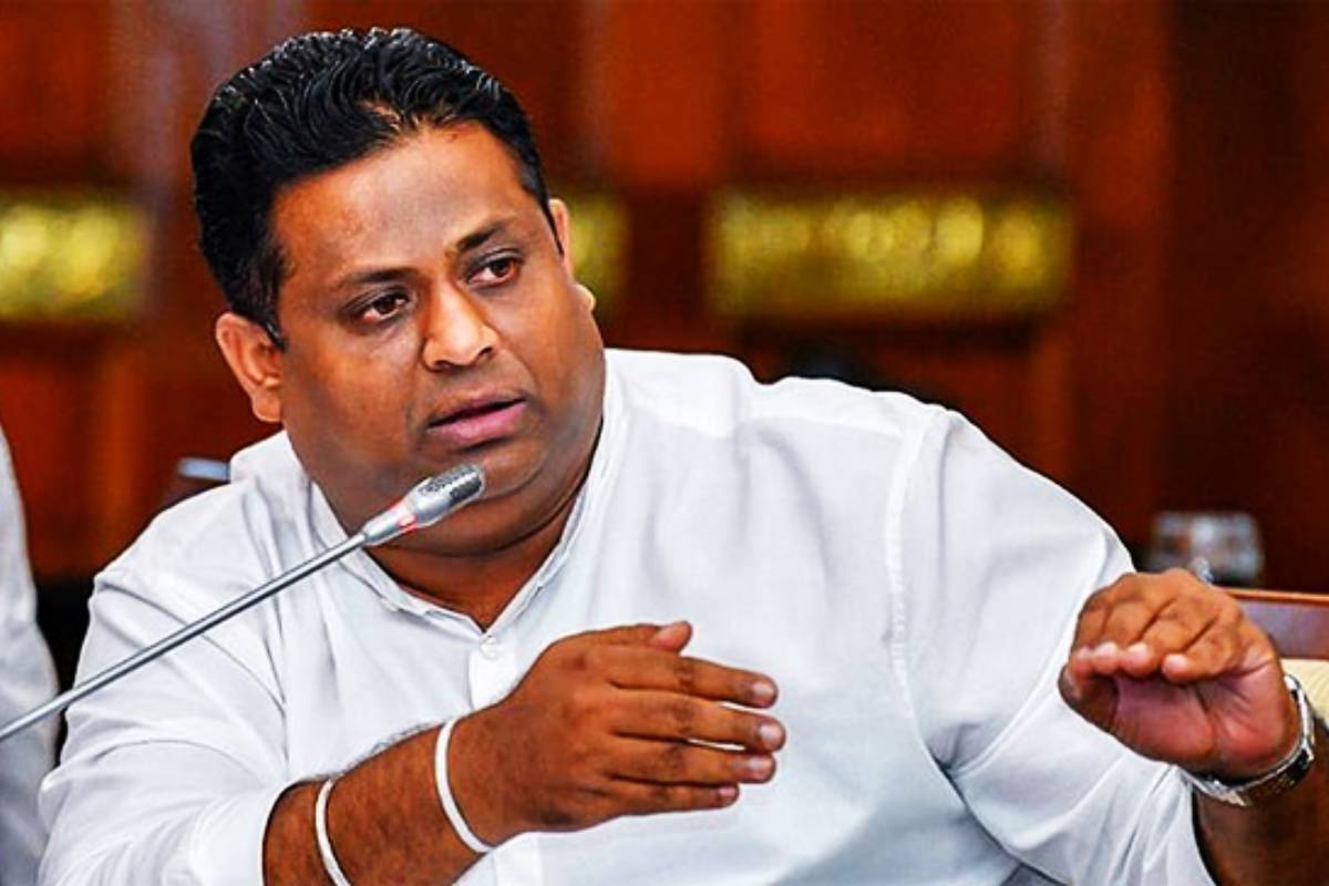 முன்னாள் மொட்டு கட்சி எம்.பியிடம் இரண்டரை மணி நேர வாக்குமூலம்! | Ex Min Arundika Grilled Over Drug Kingpin Links முன்னாள் மொட்டு கட்சி எம்.பியிடம் இரண்டரை மணி நேர வாக்குமூலம்! | Ex Min Arundika Grilled Over Drug Kingpin Links