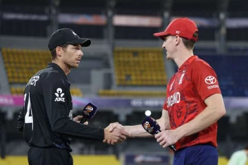 நியூசிலாந்தை வீழ்த்தி போட்டியில் அபாரமாக வென்றது இங்கிலாந்து அணி