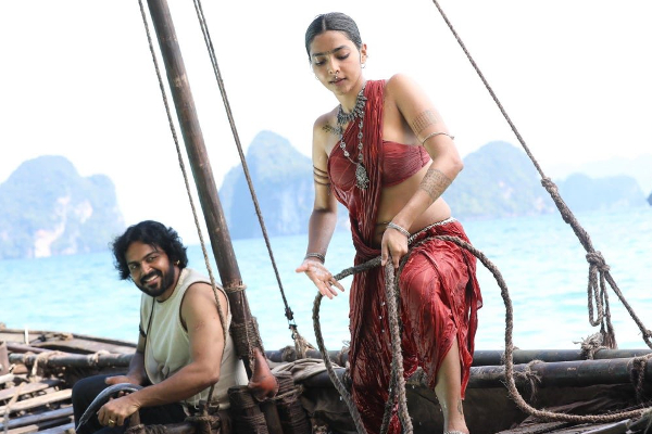 வசூலில் அடிவாங்கிய பொன்னியின் செல்வன்.. அப்போ லைகா தலையில் துண்டு தானா | Ponniyin Selvan Kannda Box Office Is Down