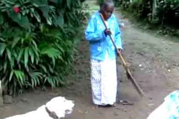 වයස අවුරුදු 97ක අත්තම්මා තැබූ ඇස් ඇදහිය නොහැකි වාර්තාව..!