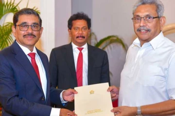 நந்தலால் வீரசிங்க மத்திய வங்கி ஆளுனராக தொடர்ந்தும் நிலைத்திருப்பார்: ஜனாதிபதி உறுதி