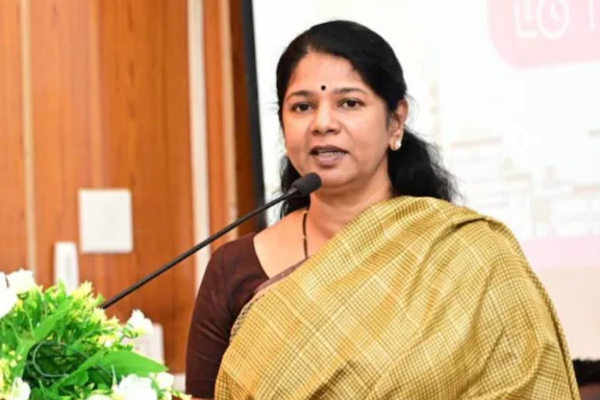 திருவள்ளுவருக்கு காவி உடை; சங்பரிவார் சேவகரான எடப்பாடி பழனிசாமி - கனிமொழி விமர்சனம் | Kanimozhi Slams Eps For Saffron Thiruvalluvar