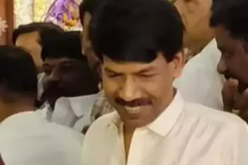 மனைவியை விவாகரத்து செய்துவிட்டு சிரித்தப்படி திருமணத்தில் பங்கேற்ற இயக்குநர் பாலா!