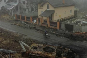 கீவ் அருகே ஒரே பகுதியில் கண்டெடுக்கப்பட்ட 20 உடல்கள்