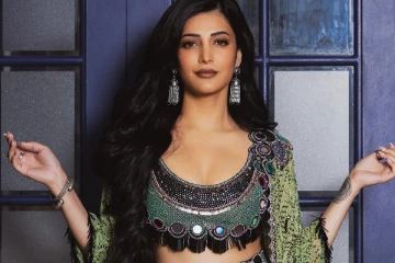 அழகிய உடையில் ஸ்ருதி ஹாசன் போட்டோஷூட்