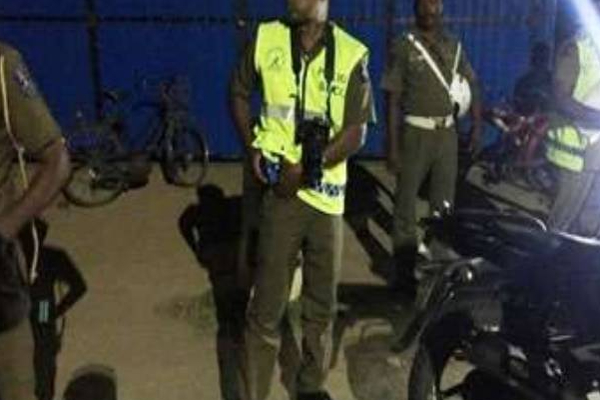யாழில் இரவு உயிர்காப்பு பணியாளரை அச்சுறுத்திய கும்பல்! | Gang Threatened The Lifeguard At Night In Jaffna