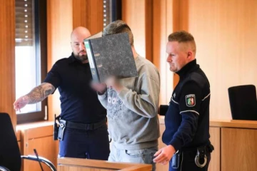 மருந்துகளை அதிகம் செலுத்தி 10 நோயாளிகளைக் கொன்ற ஜெர்மன் செவிலியர்; வெளியான பகீர் தகவல்