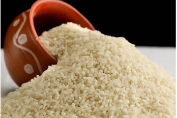 அரிசி கெட்டுப் போகாமல் பல நாட்களுக்கு பயன்படுத்த வேண்டுமா? ஈஸியான டிப்ஸ் இது தான்