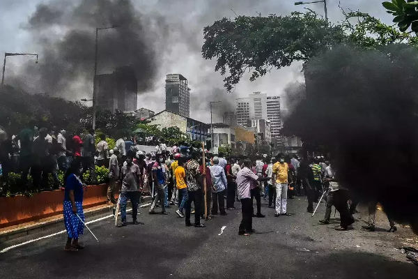 மே  9 ஆம் திகதி சம்பவம் தொடர்பில் பெண்ணொருவர்  கைது! | A Woman Was Arrested In Srilanka Violence