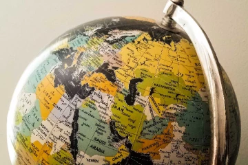 அதிக நாடுகளுடன் தனது எல்லையைப் பகிர்ந்து கொள்ளும் நாடுகள் பற்றி அறிவீர்களா!