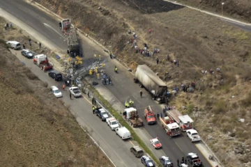 மெக்சிகோவில் பாரிய விபத்து ; 21 பேர் பலி