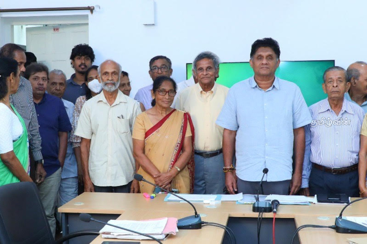 விவசாயிகளை வாழ வைப்பதாகக் கூறிவிட்டு இன்று நட்டாற்றில் கைவிட்டுள்ளது அநுர அரசு - சஜித் குற்றச்சாட்டு | Sajith Accuses Anura Government Abandoning Farmers விவசாயிகளை வாழ வைப்பதாகக் கூறிவிட்டு இன்று நட்டாற்றில் கைவிட்டுள்ளது அநுர அரசு - சஜித் குற்றச்சாட்டு | Sajith Accuses Anura Government Abandoning Farmers