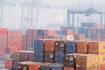 நாட்டில் ஏற்பட்டுள்ள டொலர் தட்டுப்பாடு...தேங்கிய 200 கொள்கலன்கள்