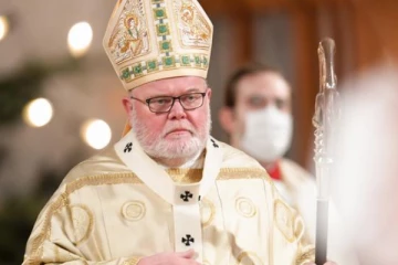 அவர்களும் மனிதர்கள் தானே... பாதிரியார்களுக்கு ஆதரவாக குரல் கொடுக்கும் ஜேர்மன் திருச்சபைத் தலைவர்