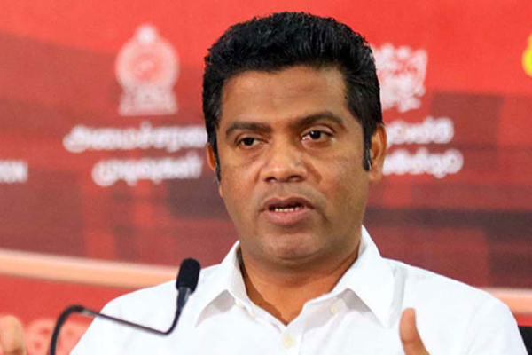 நெருங்கிய நண்பரை காவல்துறையில் ஒப்படைக்குமாறு நாமலுக்கு வலியுறுத்து! | Urge Slpp To Hand Over Sampath Manamperi