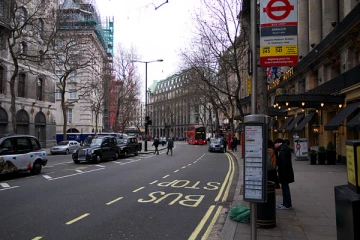 பிரித்தானியாவில் கைவிடப்பட்ட நிலையில் கிடந்த இராணுவ ரகசிய ஆவணங்கள்