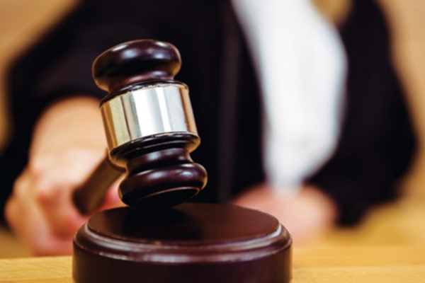 முன்னாள் அமைச்சரின் மகனுக்கு நீதிமன்றம் பிறப்பித்த உத்தரவு ; தலைமறைவான தந்தைக்கு வலைவீச்சு | Court Order Issued Against Former Minister S Son