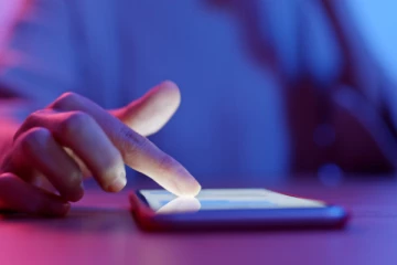 காணொளியால் பொலிஸ் சார்ஜன்ட் ஒருவர் பணி இடைநீக்கம்