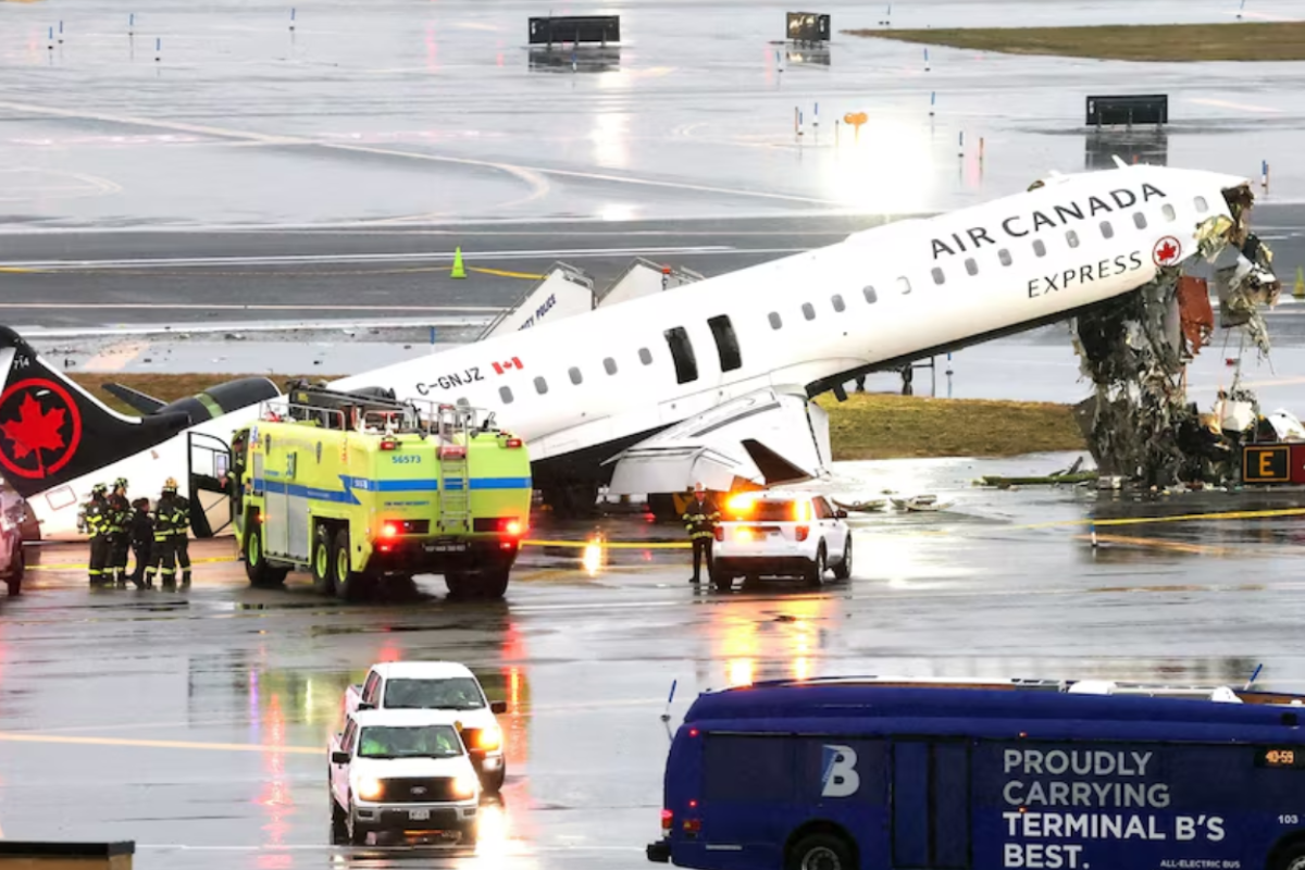 பரபரப்பை ஏற்படுத்திய ஏர் கனடா விமான விபத்து.. வெளியான கட்டுப்பாட்டு அறையின் திடுக்கிடும் குரல்பதிவு | I Messed Up Plane Crashed Truck Air Canada