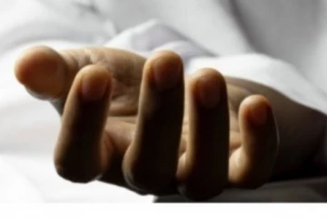 රෝහලක 8වන මහලෙන් පැන කාන්තාවක් සියදිවි හානිකර ගනී.