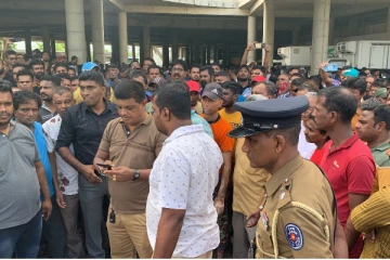 பேலியகொட மெனிக் சந்தையில் பதற்றம்: பலர் கைது! பொலிஸ்-இராணுவம் குவிப்பு (Video)