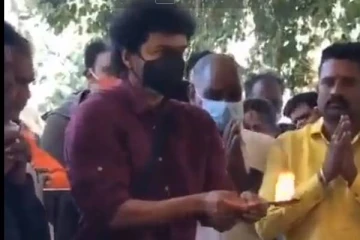 பெங்களூருக்கு தளபதி விஜய் சென்றது எதற்கு தெரியுமா? வைரல் வீடியோ.