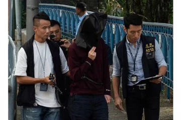 ஆசிய நாடொன்றில் மனைவியுடன் கைதான பிரித்தானிய தொழிலதிபர்! சடலமாக மிதந்த இளம்பெண்