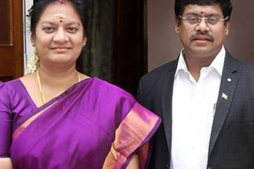 படுக்கையறையில் மர்மநபர் அரைகுறை ஆடையுடன் இருந்தார்! சசிகலா புஷ்பாவின் 2வது கணவர் பரபரப்பு புகார்