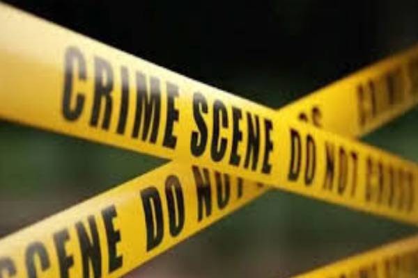 வீடொன்றிலிருந்து மீட்கப்பட்ட சடலங்கள்! பொலிஸாரிடம் சிக்கிய பெண் | Three People Died After Drinking Illegal Liquor