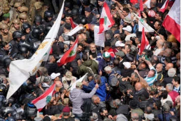 லெபனானில் வெடிக்கும் போராட்டம்