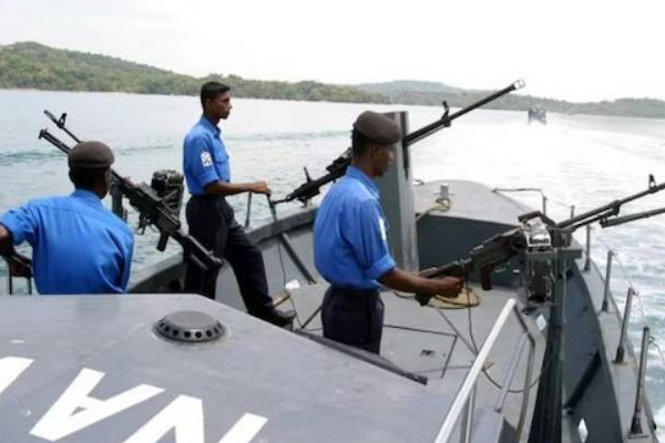 யாழ்ப்பாணத்தில் 14 இந்தியர்கள் அதிரடி கைது! | 14 Indian Fishers Arrested In Jaffna