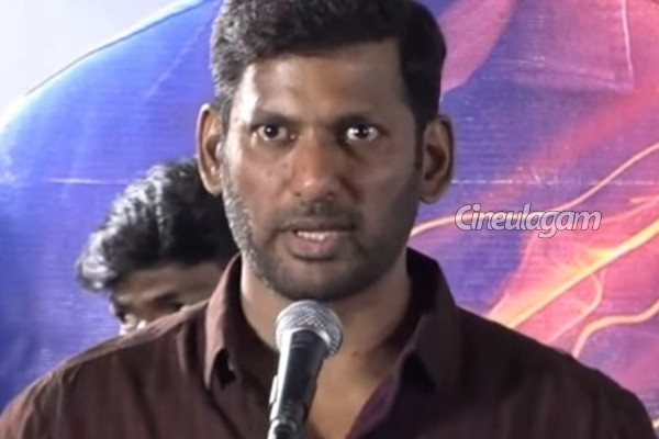 அவங்கள தியேட்டர் உள்ளேயே விடாதீங்க.. மேடையில் பொங்கிய நடிகர் விஷால் | Dont Allow Them Into Theater Vishal On Reviewers