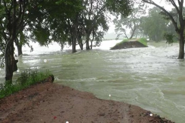 வெள்ளத்தில் மூழ்கிய அநுராதபுர நகரத்தின் பல இடங்கள்