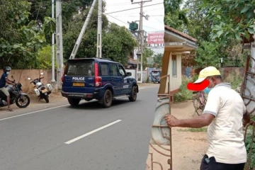 யாழில் சீனி மூடையை திருடியவர் சிக்கினார்